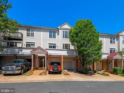 Property Photo:  44182 Mossy Brook Square  VA 20147 