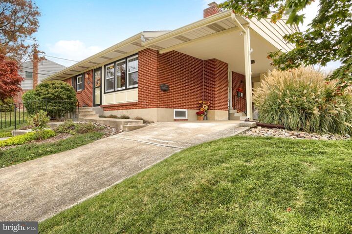 Property Photo:  510 Echo Road  PA 17011