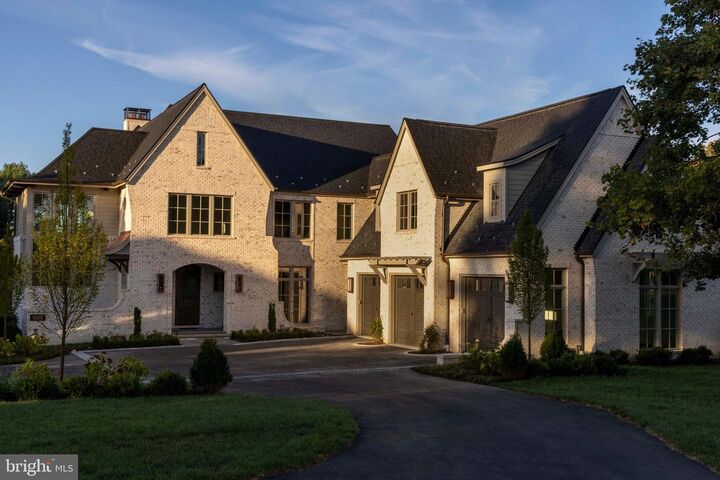 Property Photo: 9605 Georgetown Pike VA 22066