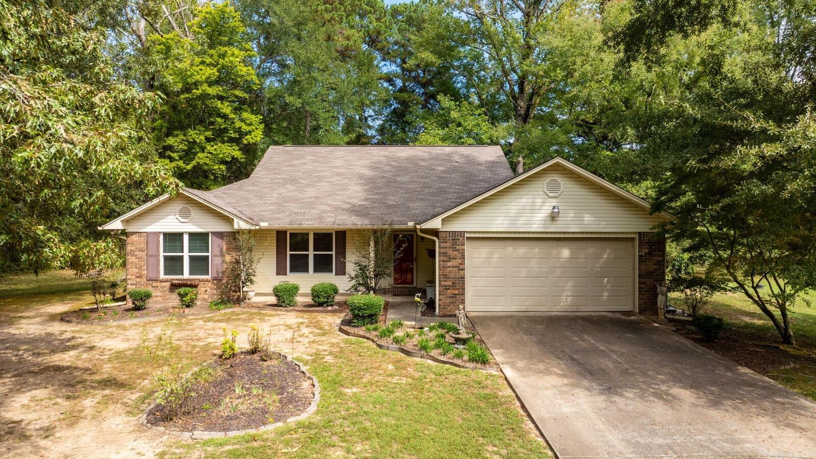 Property Photo: 4411 Wagon Trace Cove AR 71602