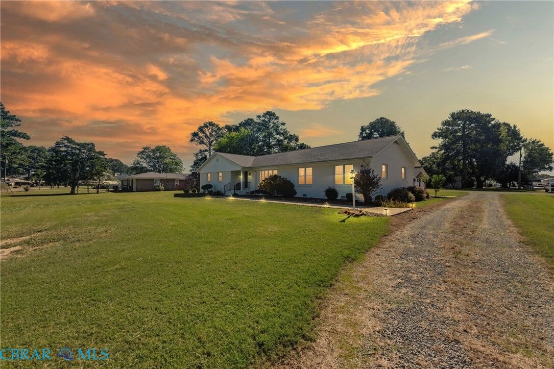 Property Photo: 1028 Timberneck Road VA 23043