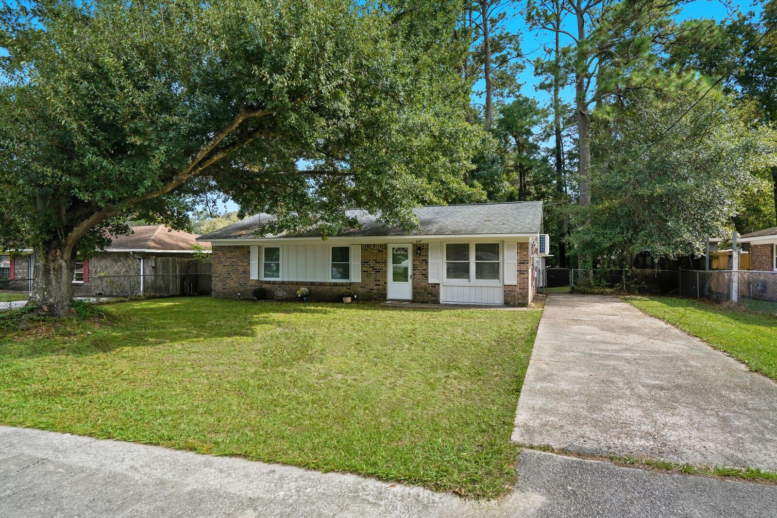 Property Photo:  604 Beech Hill Road  SC 29485 