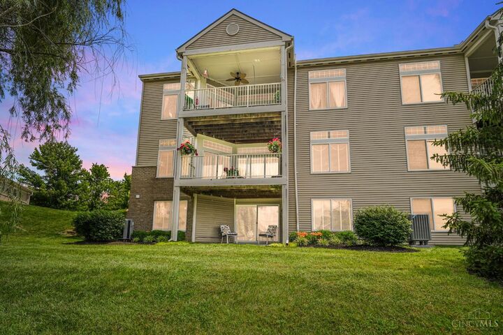 Property Photo: 931 Heritage Green Drive OH 45050
