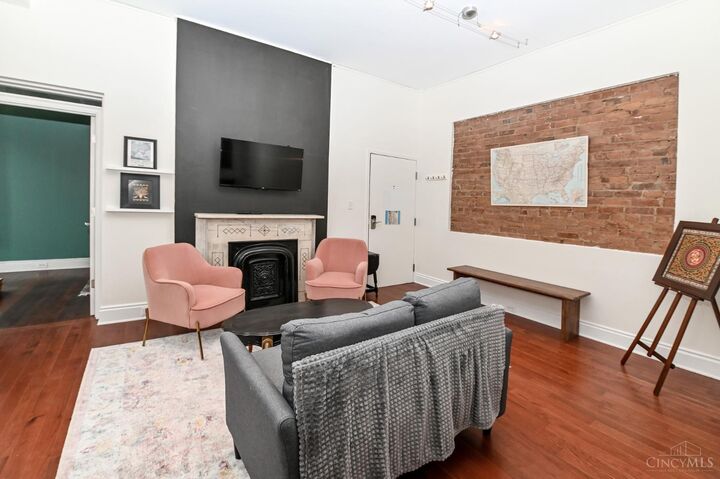 Property Photo: 104 W Ninth Street OH 45202