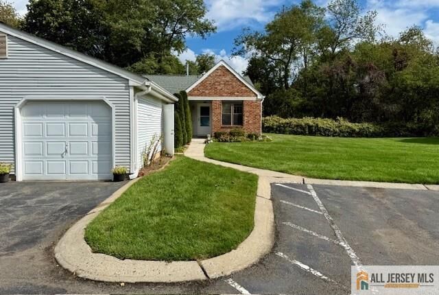 Property Photo: 41 Wycoff Way 41 NJ 08816