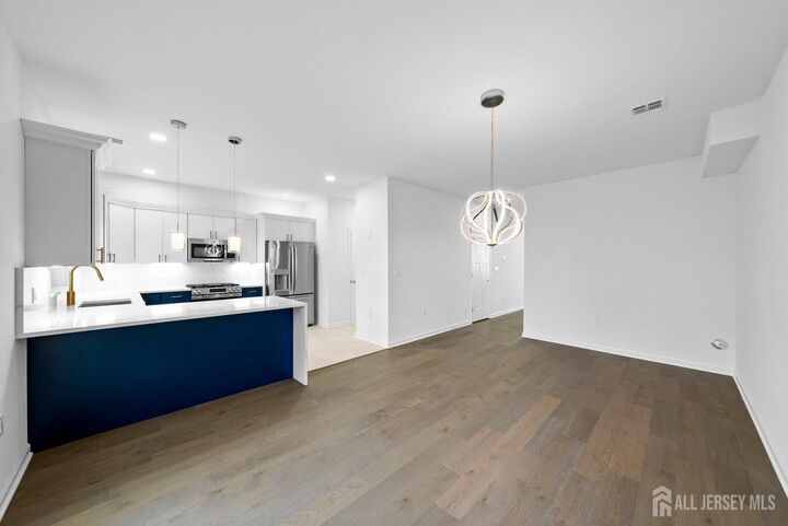 Property Photo: 410 Morris Place NJ 07203