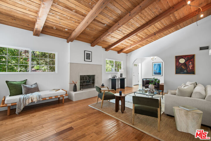 2206 Outpost Dr  Los Angeles CA 90068 photo