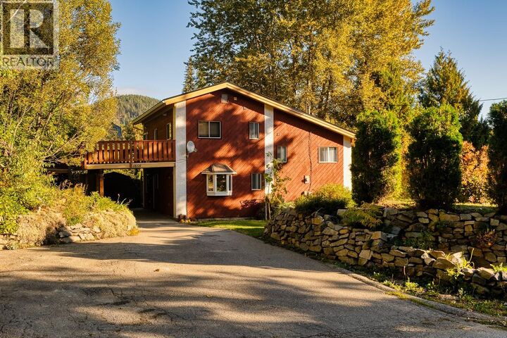 1858 Princess Avenue  Rossland BC V0G 1Y0 photo