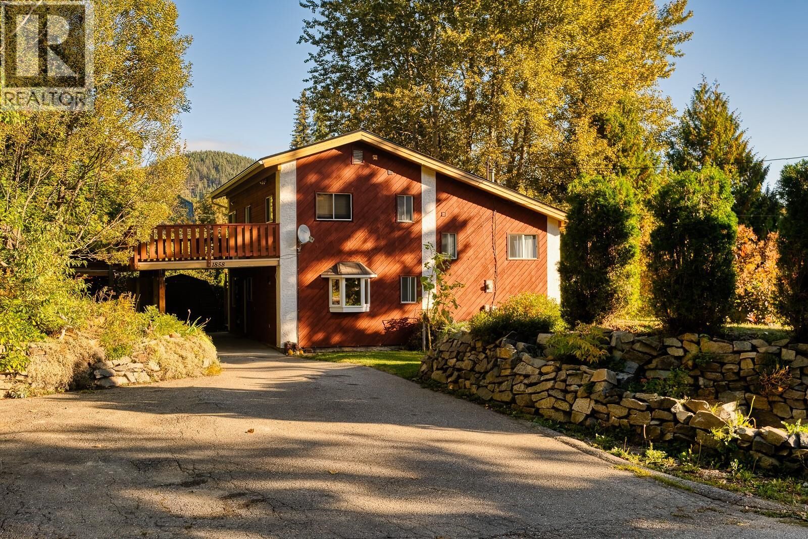Property Photo:  1858 Princess Avenue  BC V0G 1Y0