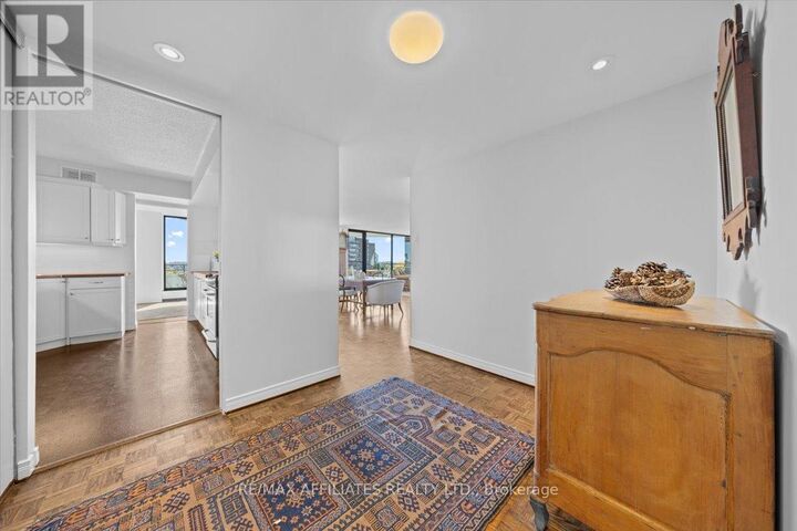 Photo de la propriété: 300 Queen Elizabeth Drive 7D ON K1S 3M6
