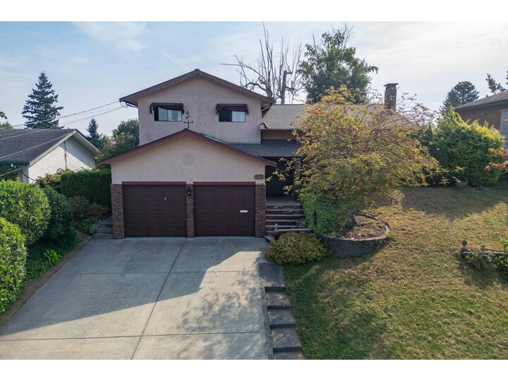 2272 Bevan Crescent — photo 1