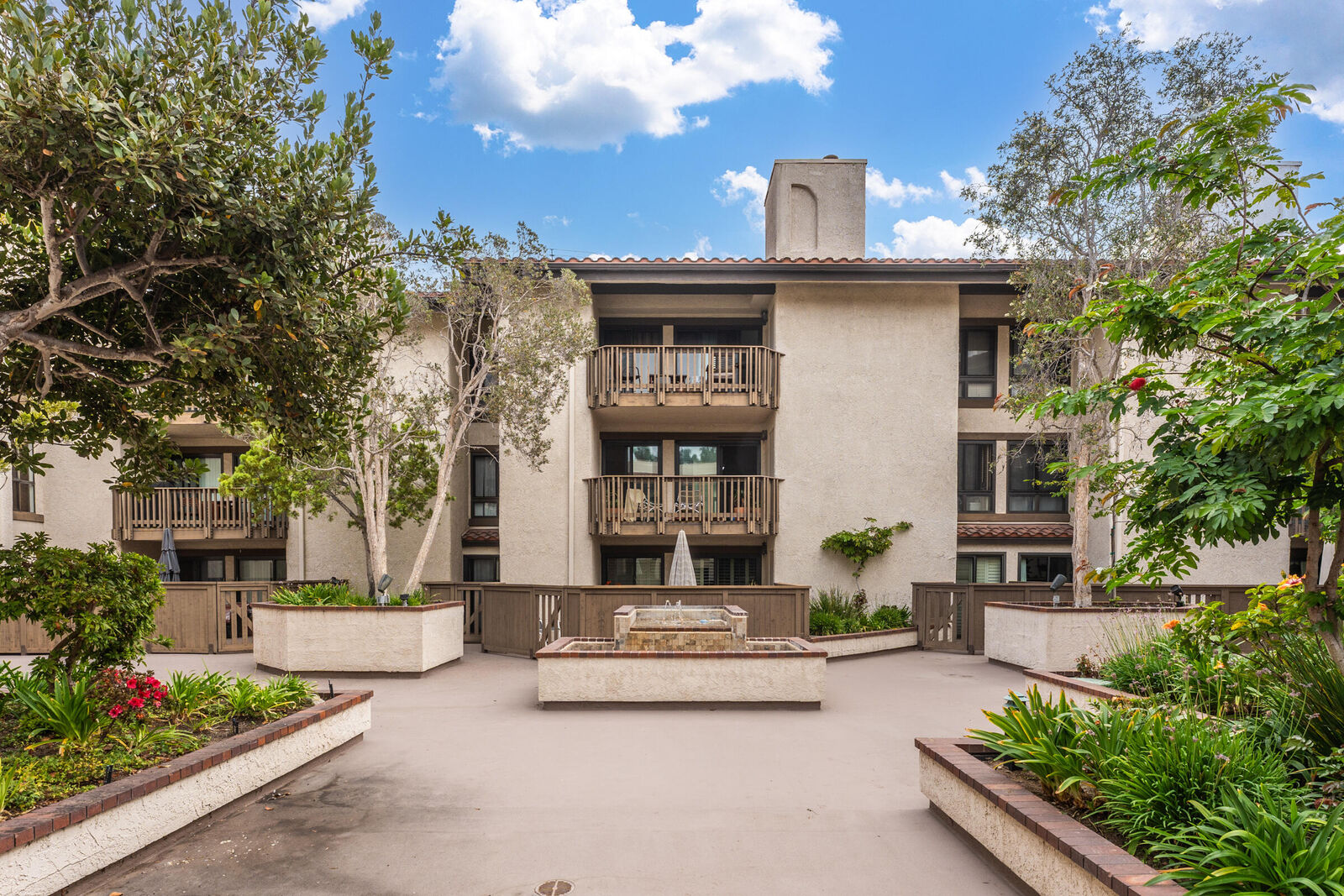 Property Photo:  8515 Falmouth Avenue 303  CA 90293 