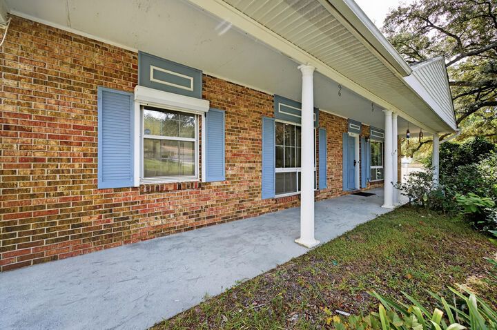 Property Photo: 215 NW Fliva Avenue FL 32548