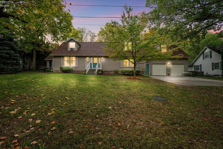 212 E Seventh Street  Lakeside OH 43440 photo