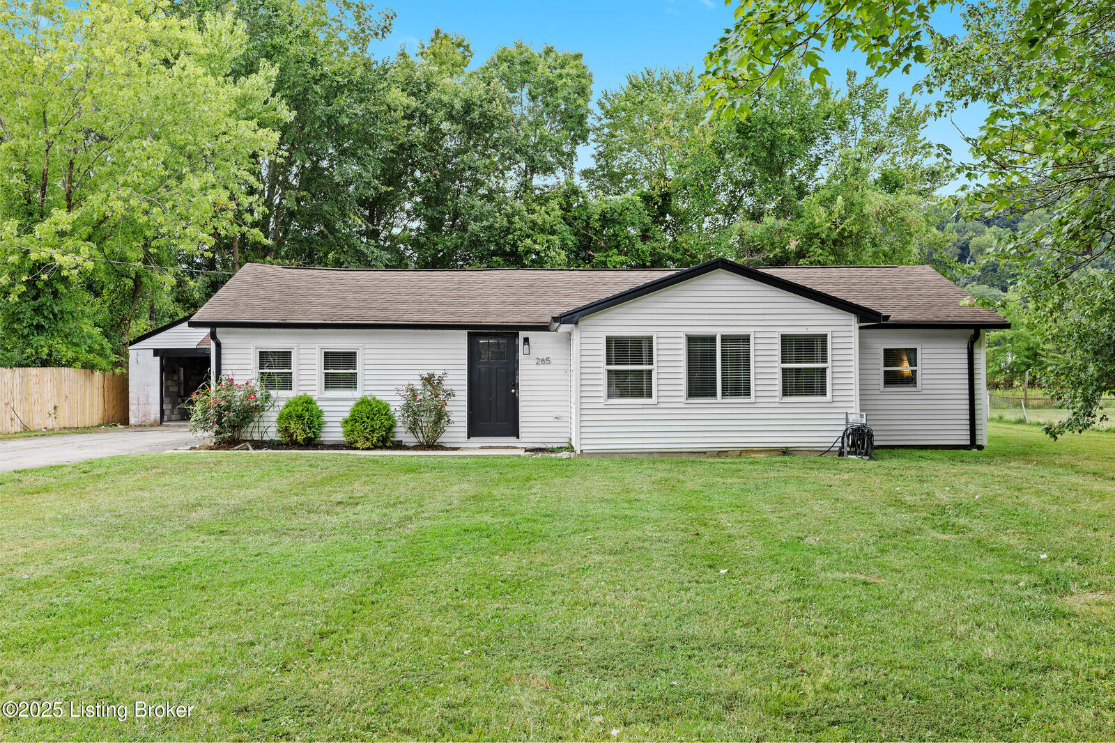 Property Photo:  265 Solomons Rd  KY 40165 