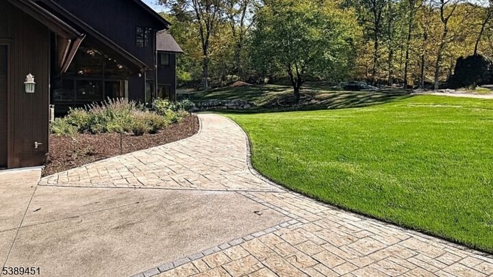 Property Photo:  21 Starrett Ct  NJ 07871 