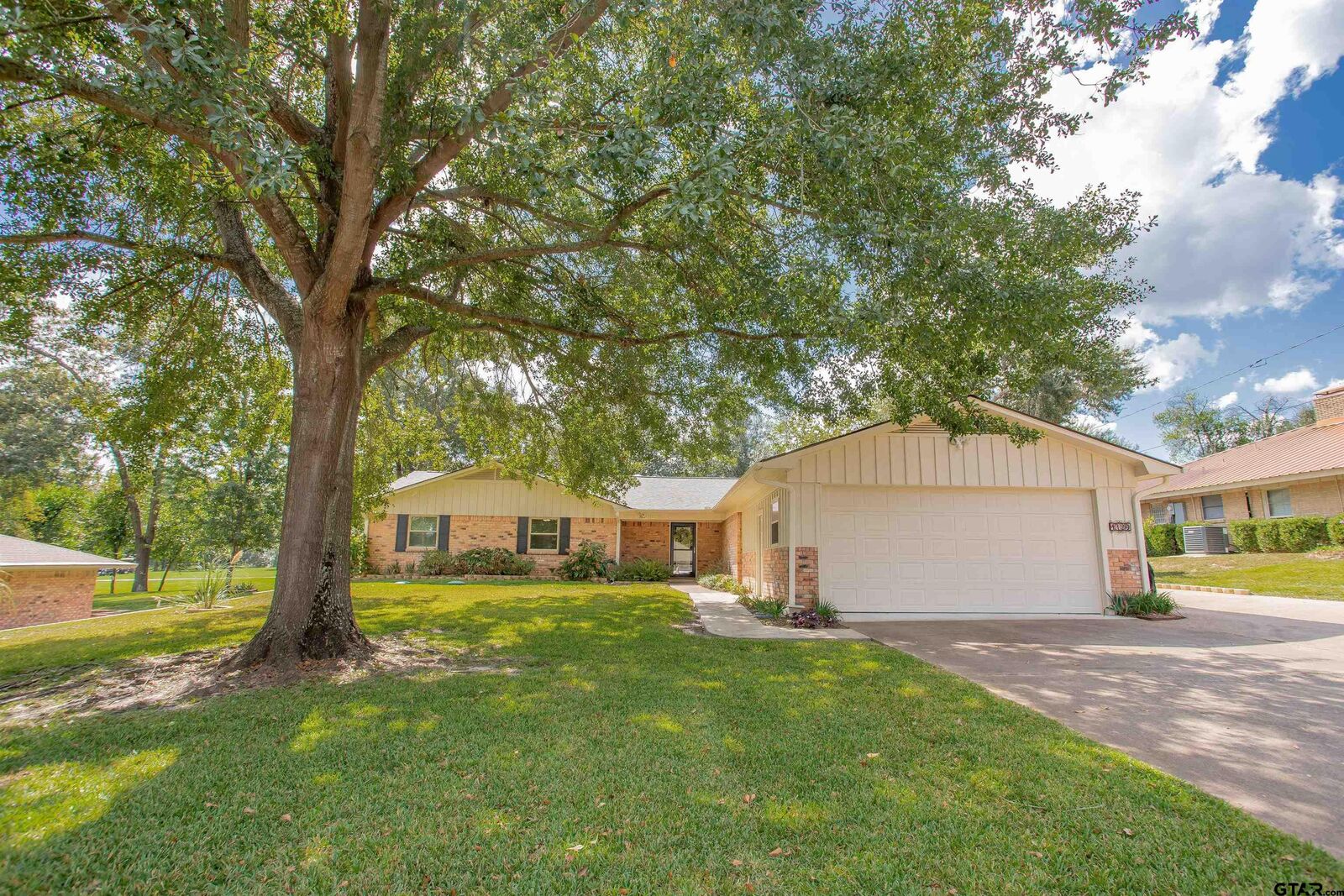 Property Photo:  1120 Fairway Dr W  TX 75771 