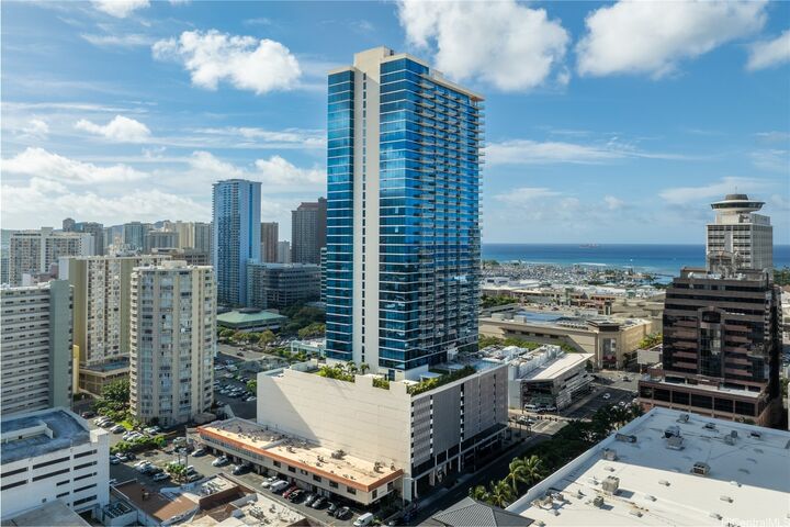 629 Keeaumoku Street 3801  Honolulu HI 96814 photo