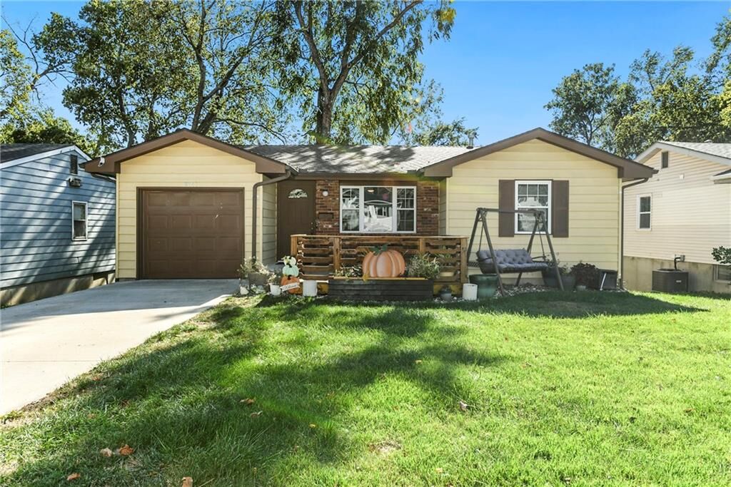 Property Photo:  8163 NE 51st Street  MO 64119 