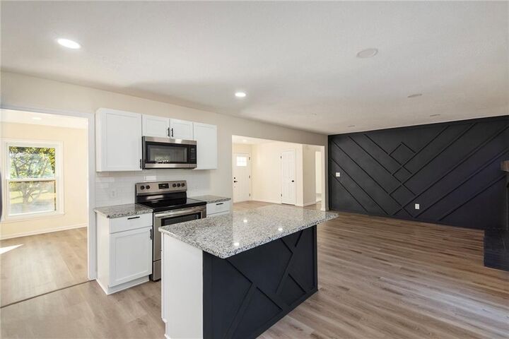 7200 Sterling Avenue  Raytown MO 64133 photo