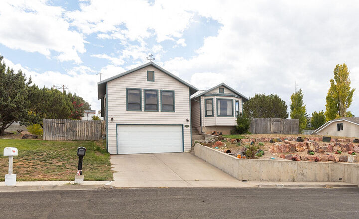 2235 W Sunnyside Dr  Cedar City UT 84720 photo