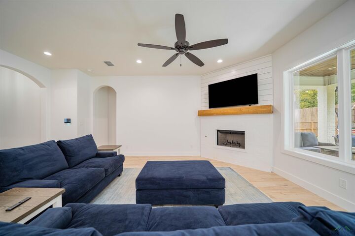 Property Photo: 313 Saddle Brook Drive TX 75650