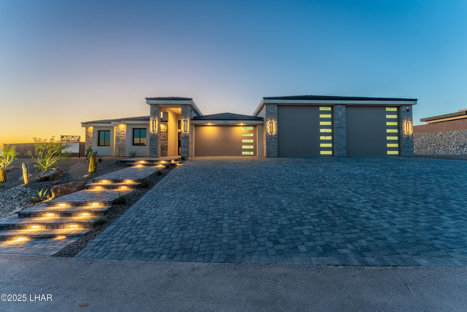 Property Photo:  6266 Avienda De Las Colinas  AZ 86406 