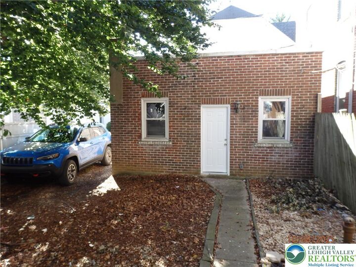 Property Photo:  42 N 13th Street  PA 18102 