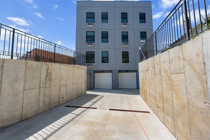 Property Photo:  3528 Tiemann Avenue  NY 10469 