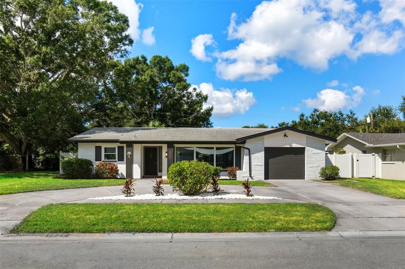 Property Photo: 1938 Flora Road FL 33755