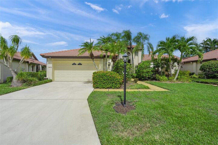 7475 Oak Moss Drive 20  Sarasota FL 34241 photo