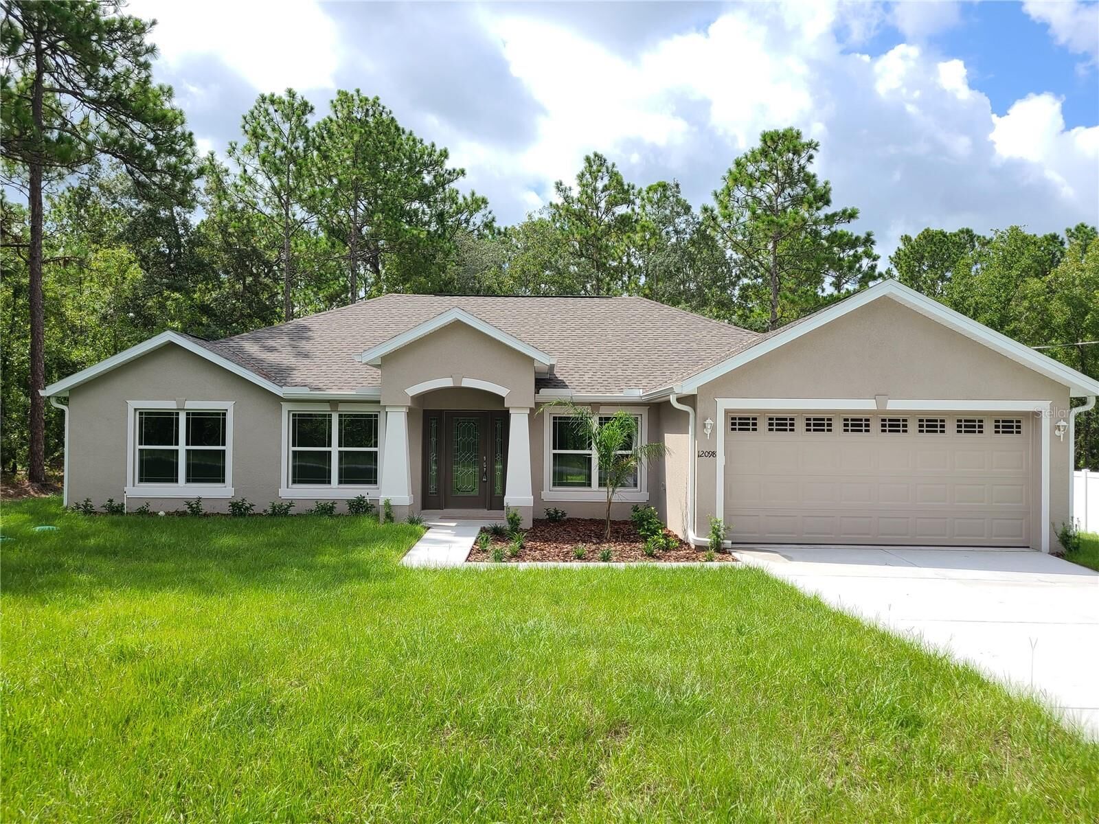 Property Photo: 15304 Mount Sparrow Road FL 34614