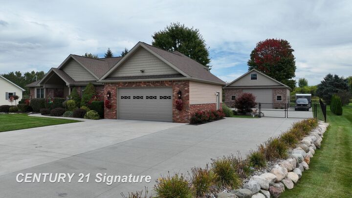 Property Photo: 10042 N Jennings Road MI 48420