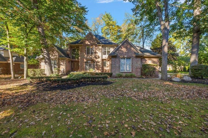 53463 Hunters Crossing Drive  Utica MI 48315 photo