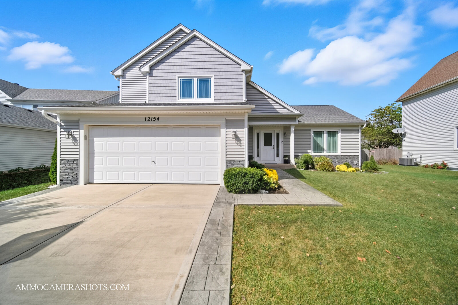 Property Photo: 12154 Pear Tree Way IL 60585