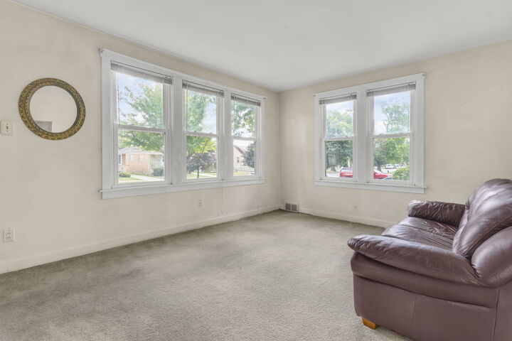 Property Photo: 10528 S Lawndale Avenue IL 60655