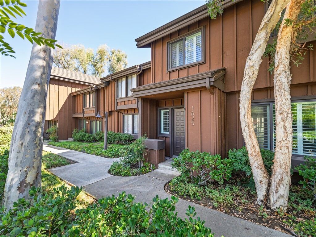 Property Photo:  1625 Stonewood Court  CA 90732 
