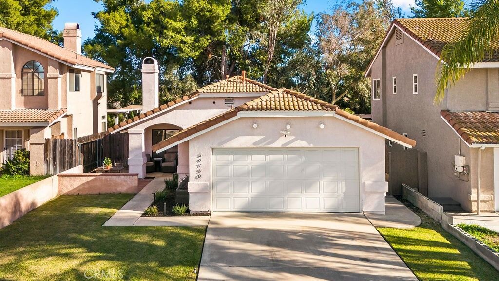 Property Photo: 39750 Knollridge Drive CA 92591