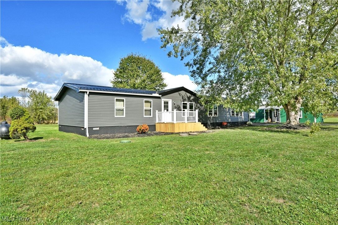 Property Photo:  4448 McConnell East Road  OH 44470 