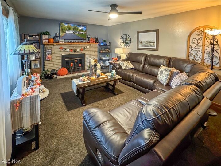 Property Photo: 102 Skyline OH 44406