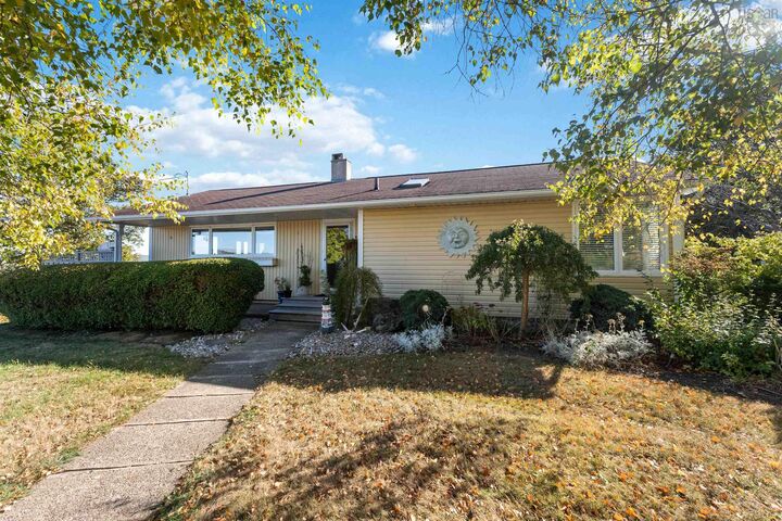 Property Photo:  194 Third Avenue  NS B0V 1A0