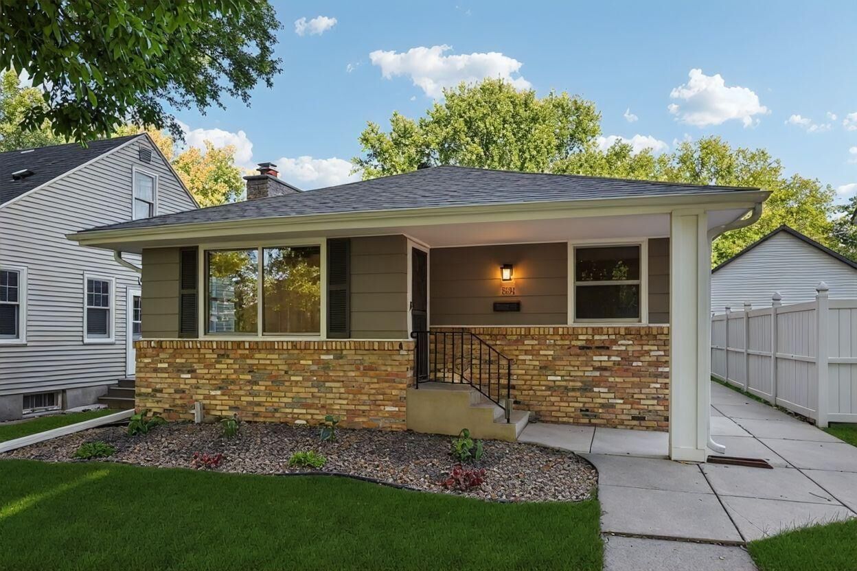 Property Photo: 3131 Georgia Avenue S MN 55426