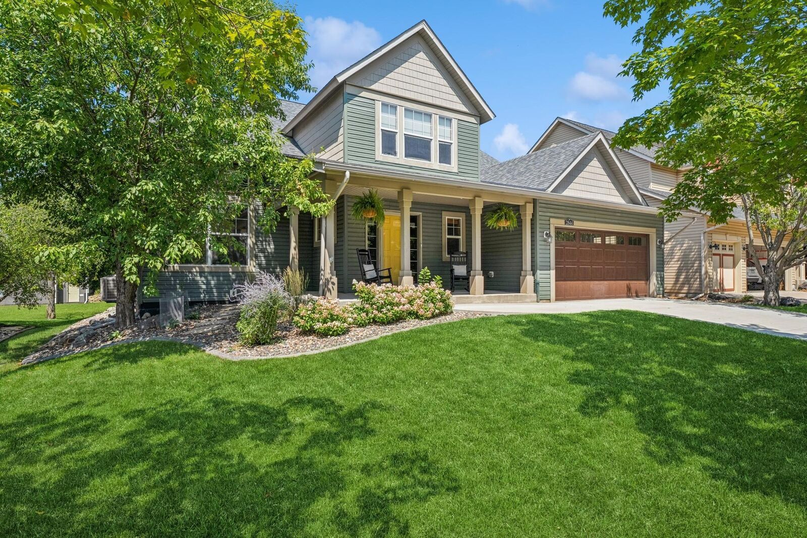 Property Photo: 2844 Rosemill Circle MN 55129
