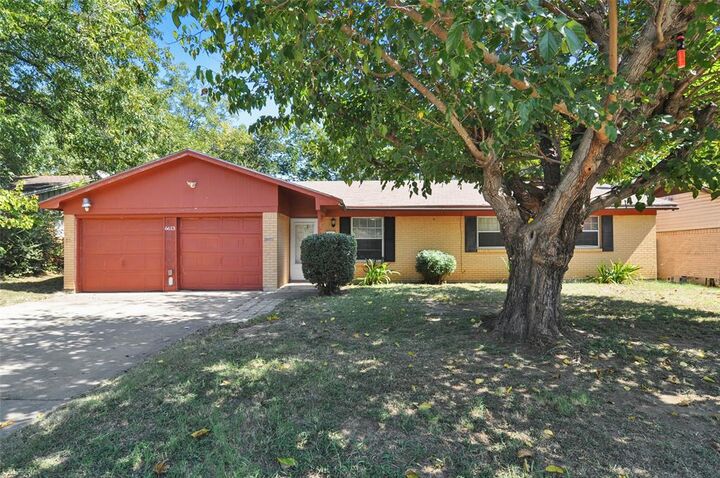 Property Photo: 6613 Plantation Road TX 76140