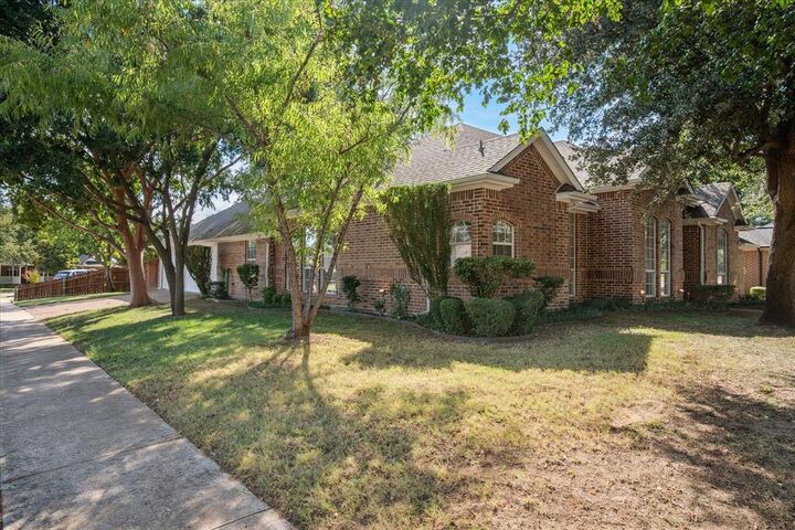 Property Photo:  6112 Club House Drive  TX 76148 