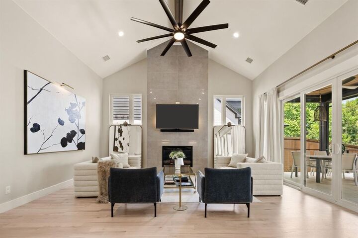 Property Photo:  2092 Holt Way  TX 76051 