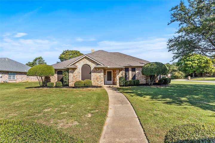 Property Photo:  14 Lillis Park Circle  TX 75020 