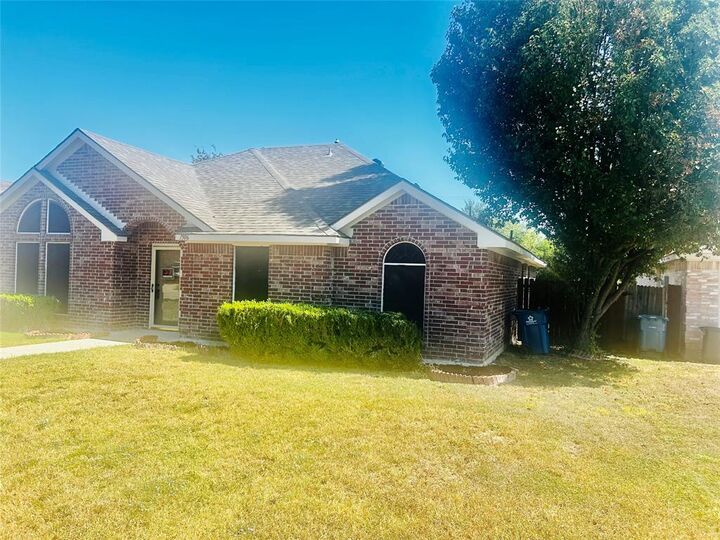 Property Photo: 1506 Pintail Court TX 75115