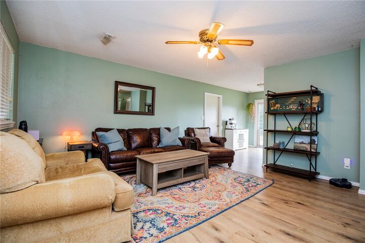 Property Photo: 811 Hinshaw Drive AR 72762