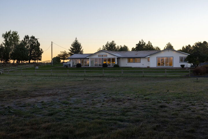 Property Photo: 22321 McArdle Road OR 97702